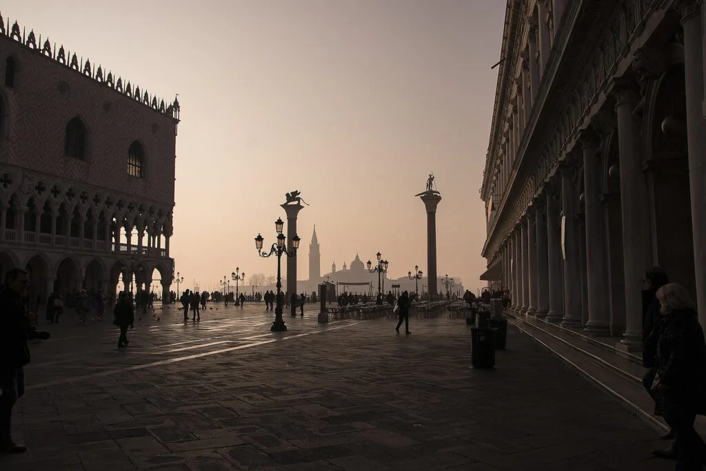 Illustration de l’article : Mostra de Venise 2026 : accéder au Lido autrement