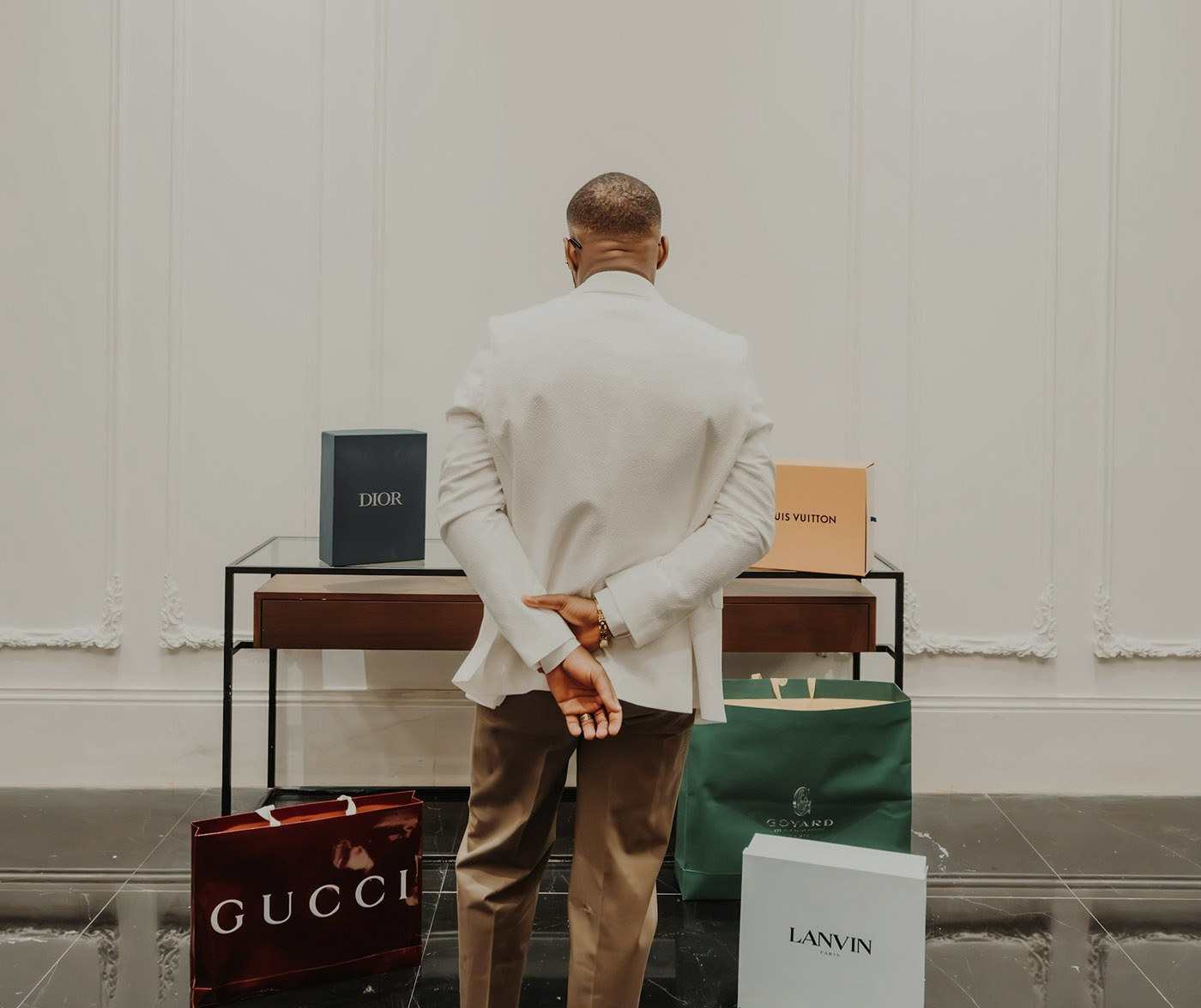 Recherche et sélection de pièces rares et exclusives pour une expérience shopping sur-mesure, proposée par Maison Silaïa.